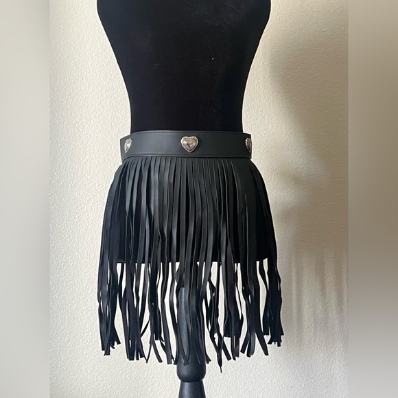 The Unbranded Brand Accessories - Fringe Heart-Accented Rodeo Stagecoach Coachella Waist Belt